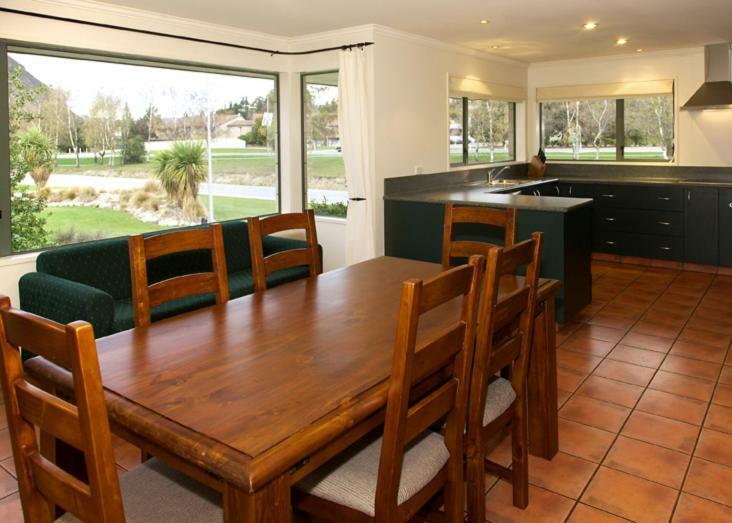Hedditch Hideaway Wanaka Exterior photo